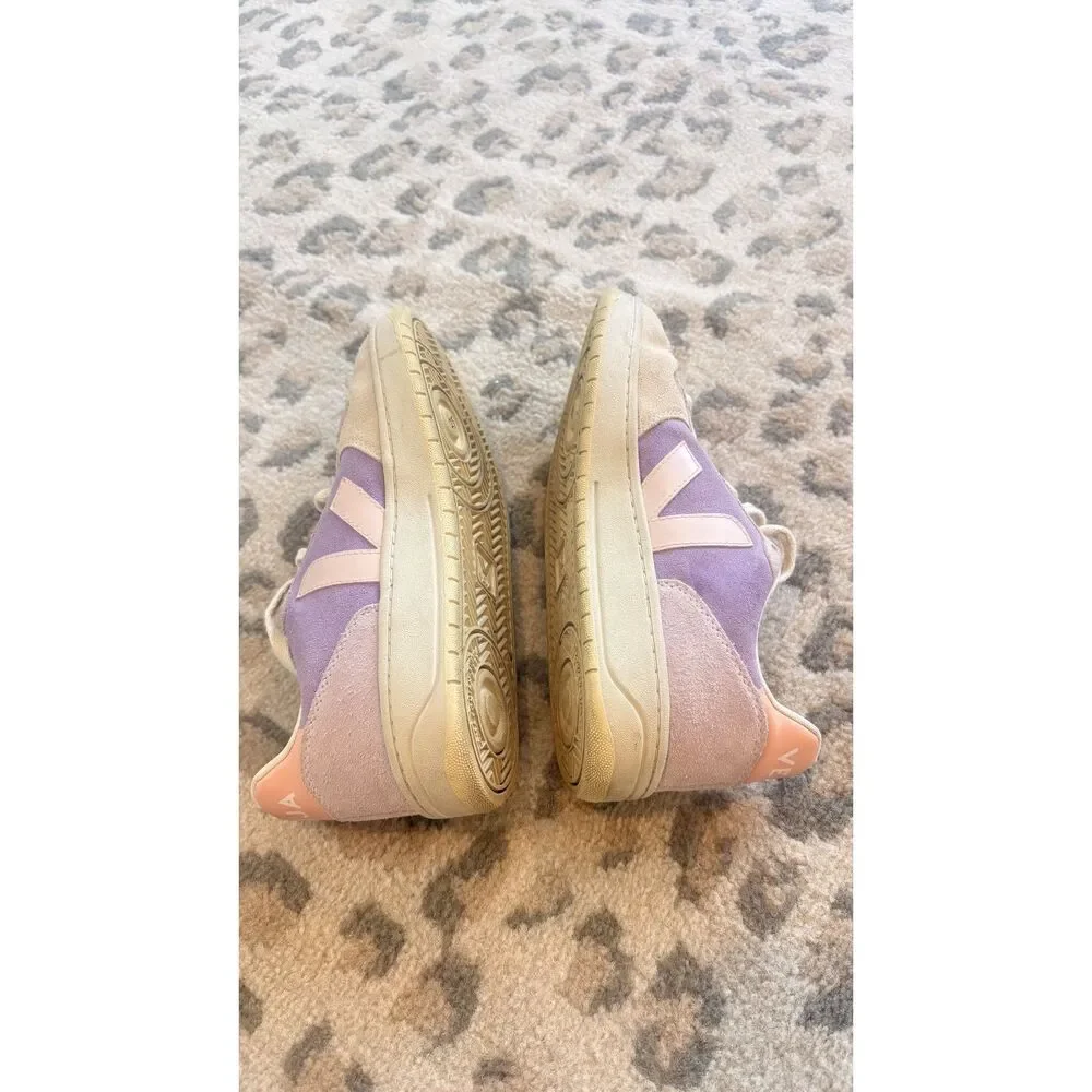 Veja 10 suede